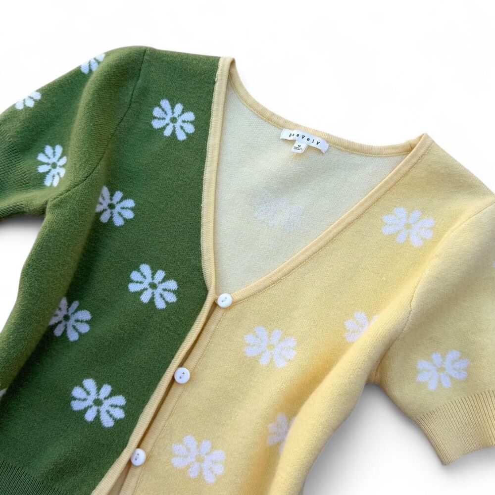 Baevely Women's Yellow and Green Button Up Cardigan